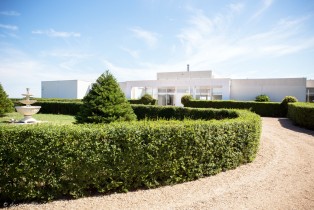 Venue-photos-housefront2